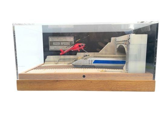 Lot 163 - Mission: Impossible (1996) - ILM Executives Crew Gift | Hanlin Auction Service
