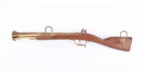 BURT REYNOLDS NON-FIRING PROP ANTIQUE RIFLE | Julien’s