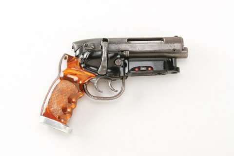 Lot 876 - Harrison Ford Deckard hero blaster - Blade Runner