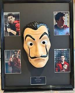 Casa de Papel | Casa de Papel - Signed and framed Mask, signed by "Denver" (Jaime Lorente) | Catawiki