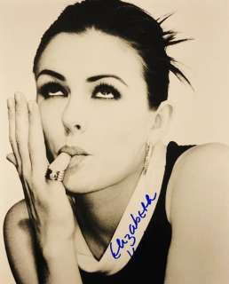 Hollywood Actress | Hollywood Actress - Elizabeth Hurley - Autograph, Photography Signed with Coa | Catawiki