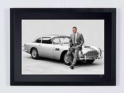 James Bond 007: Skyfall | James Bond 007: Skyfall - Fine Art Photography - Luxury Wooden Framed 70X50 cm - Limited Edition Nr 07 of 30 - Serial ID 18007 - Original Certificate (COA), Hologram Logo Editor and QR Code | Catawiki