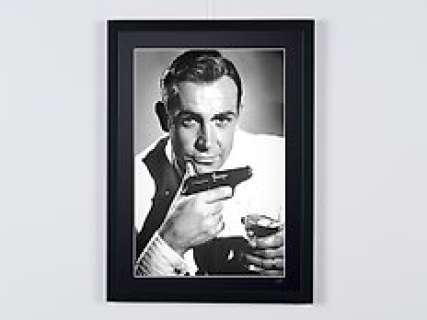 James Bond 007: Dr. No" (1962) - Sean Connery As "James Bond 007 | James Bond 007: Dr. No" (1962) - Sean Connery as "James Bond 007 - Wooden Framed 70X50 cm - Limited Edition Nr 01 of 30 - Serial ID 30187-2 - Original Certificate (COA), Hologram Logo Editor and QR Code | Catawiki