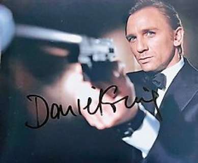 James Bond 007: Casino Royale | James Bond 007: Casino Royale - Daniel Craig (007), signed with COA - rare Full name | Catawiki