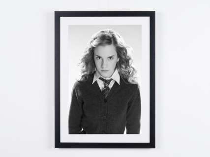 Harry Potter, Emma Watson as "Hermione Granger " - Fine Art Photography - Luxury Wooden Framed 70X50 cm - Limited Edition Nr 01 of 30 - Serial ID 16322 - Original Certificate (COA), Hologram Logo Editor and QR Code | Catawiki