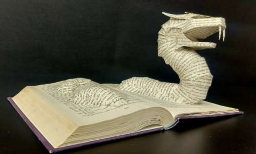 Artzano - Sculpturebook - Harry Potter -A three-dimensional sculpture of the Basilisk, from the | Catawiki