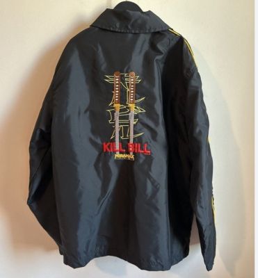 Kill Bill, Vol. 2 - Black coach-style jacket with yellow piping, back embroidery - Size: L - Bishop | Catawiki