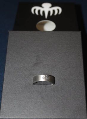 James Bond 007: Spectre - - Movie prop Solid Metal Iconic Edition Spectre Ring | Catawiki