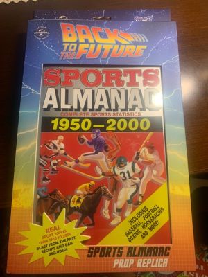Back to the Future - Universal - - Movie prop Official Grays Sports Almanac prop replica packaging including almanac booklet, see-through receipt, | Catawiki