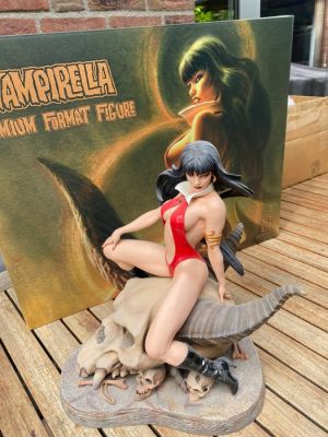 Sideshow Collectibles - Statue, Vampirella Premium Format Figure - 33 cm - Resin - 2012 | Catawiki