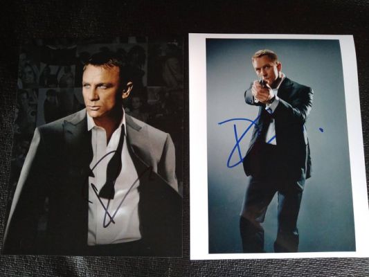 James Bond 007: Casino Royale - Lot of 2 - Daniel Craig "007" - Autographs, Photos with COA | Catawiki