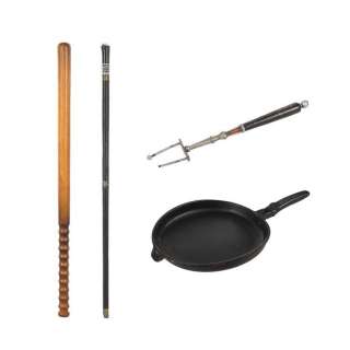 SHERLOCK HOLMES (2009) - Lot #1595 : Watson‘s (Jude Law) Walking Stick, with Cattle Prod, Club and Frying Pan