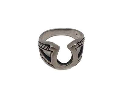 Justified | Raylan’s Horseshoe Ring | ScreenBid