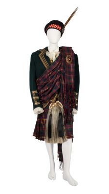 Jerry Weintraub | Lot #124 - “The Avengers” Sir August de Wynter (Sean Connery) Highland Ensembles | Julien’s