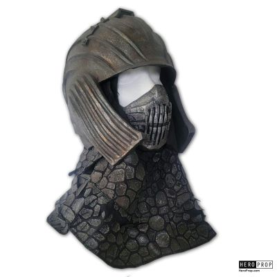 The Chronicles of Riddick | The Chronicles of Riddick (2004) – Helmet and Face Mask | HeroProp