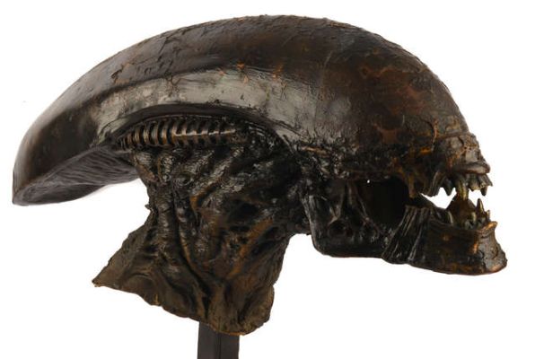 Alien Resurrection (1997). Alien Xenomorph Warrior head prop / costume from the 1997 Horror / Sci… | Ewbank’s