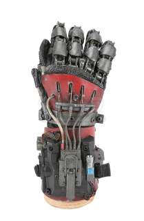 ASH VS EVIL DEAD (TV SERIES) - Lot 46 - Ash‘s (Bruce Campbell) Mechanical Hand