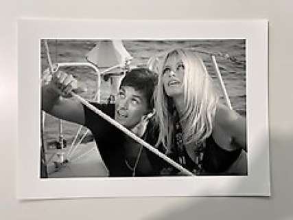 Brigitte Bardot & Alain Delon - Saint Tropez 1968 | Brigitte Bardot & Alain Delon - Saint Tropez 1968 - Collector Image - Size 42x30 cm -Gallery Stamp- 100% new - Never Exposed - Baryta - Flat shipped ! | Catawiki