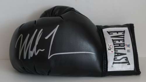 The Hangover - Mike Tyson - Autograph, Boxing Glove with Beckett COA | Catawiki