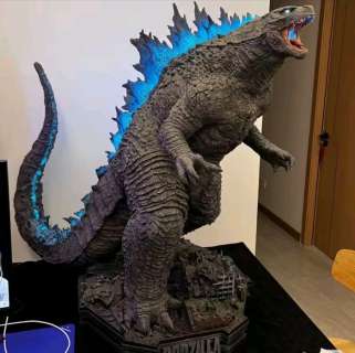 Godzilla vs Kong - Heat Ray Godzilla - Statue approx. 50 cm tall with LED lights /pink & blue - Gigantic Masterline | Catawiki