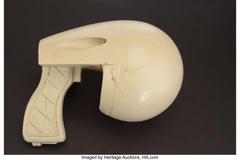 Warwick Davis "Marvin" gun from Hitchhiker‘s Guide to the Galaxy....