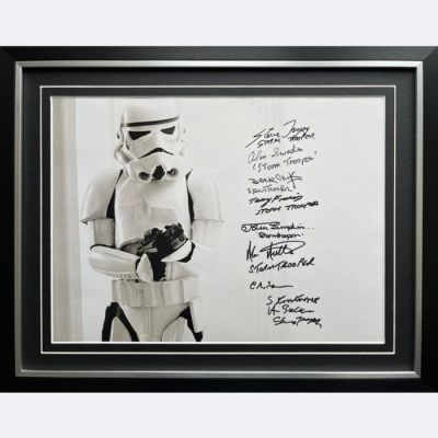Star Wars - Stormtrooper - Signed By 8 Performers | Catawiki