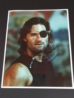 Escape from New York - Signed by Kurt Russell, with Letter of Authenticity - Photo, Autograph