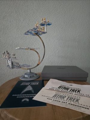 ​Franklin Mint - Star Trek Tridimensional Chess Set (1994) - Stunning Mirror Finish - Complete with | Catawiki