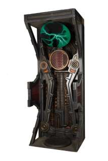 Lot 23 - STAR TREK - FIRST CONTACT AND VOYAGER | BORG REGENERATION ALCOVE (WITH DVD)