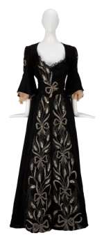 VIVIEN LEIGH | "THAT HAMILTON WOMAN!" "EMMA HAMILTON" RENE HUBERT VELVET GOWN | Julien’s