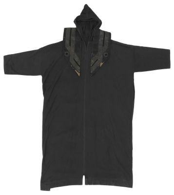 Lot 2395 - ’DRACULA’ (1992) SCREEN-WORN PRIEST ROBE & STOLE / SASH | Other auctions