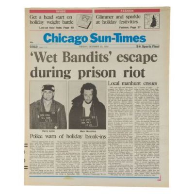 HOME ALONE 2: LOST IN NEW YORK (1992) - Lot #849 : "Wet Bandits" Chicago Sun-Times Newspaper Cover