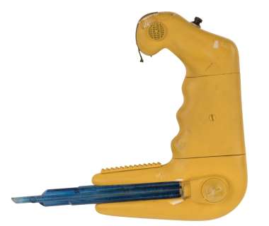 Lot 105 - Collin Baker ‘Doctor Who‘ Hyperion III Phaser pistol from Doctor Who Season 23, Episode 3.