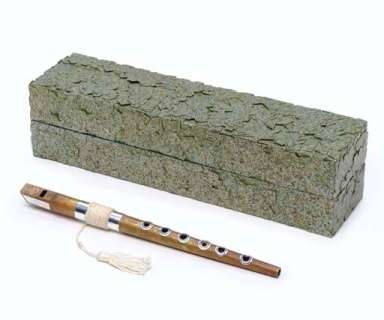 Star Trek: The Next Generation - Lot 537 - PICARD‘S RESSIKAN FLUTE