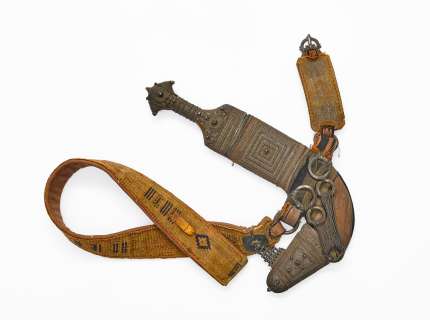 A Rudolph Valentino dagger used in The Son of the Sheik | Bonhams