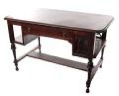 Grimm - Lot 34 - Monroe‘s Desk