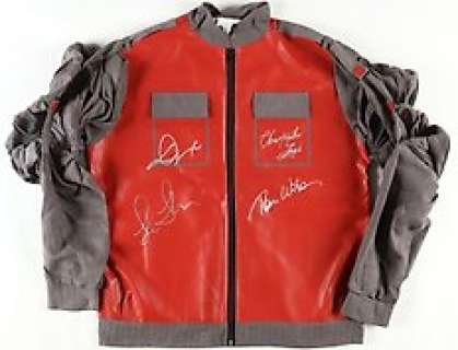Back To the Future II - Jacket Signed By Michael J. Fox, Christopher Lloyd, Lea Thompson, Tom Wilson | Back to the Future II - Jacket signed by Michael J. Fox, Christopher Lloyd, Lea Thompson, Tom Wilson - Beckett authentication, check online - No Reserve! | Catawiki