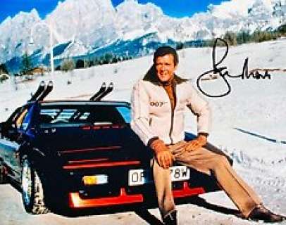 James Bond, James Bond 007: For Your Eyes Only | James Bond, James Bond 007: For Your Eyes Only - Roger Moore (007) with Lotus - signed, with COA | Catawiki
