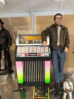 Happy Days - Classic TV - Arthur Fonzarelli - 1:6 Scale The Fonz with Jukebox - Figure - Limited Edition - Infinite / Kaustic Plastik | Catawiki