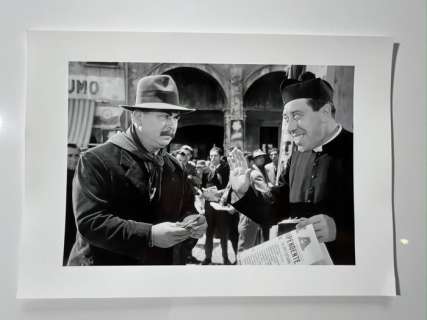 Fernandel « Don Camillo » & Gina Cervi « Peppone » - Collector - Collector Image - Size 42x30 cm - 100% new - Gallery Stamp - Never Exposed - Baryta - Flat shipped ! - No carton tube - Ready to Frame size A3 42x30 cm | Catawiki