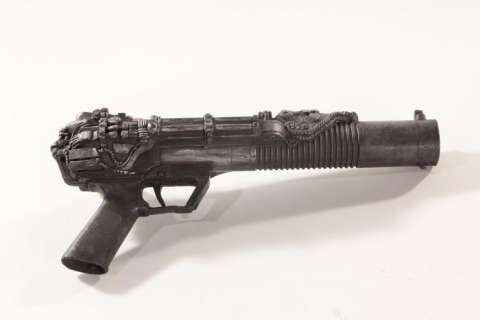 Fox Studio’s ALIEN Hand Gun | Super Auctions