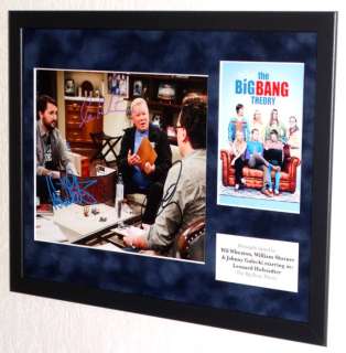 Big Bang Theory, the - Wil Wheaton, William Shatner and Johnny Galecki (Leonard Hofstadter) Framed, TRIPLE signed + COA | Catawiki