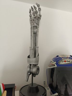 The Terminator - T-800 arm - Replica - Action figure - 1990-2000 - Italy | Catawiki
