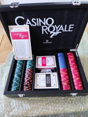 James Bond 007 - Poker set - Casino Royale Cartamundi poker set | Catawiki