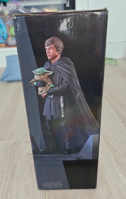 diamond select - Statue, The Mandalorian - Luke Skywalker and Grogu Statue (1/7) - 35 cm - Resin | Catawiki