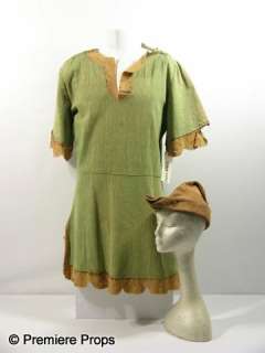 Adventures of Robin Hood (1938)Costume Cap and Shirt | Premiere Props