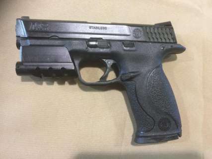 Total Recall (2012) - Colin Farell Stunt Pistol | Hanlin Auction Service