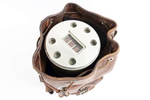 Lot 1079 - "CHILL FACTOR" SKEET ULRICH AND CUBA GOODING JR. "DUO ARLO" HERO BOMB PROP WITH ELECTRONICS