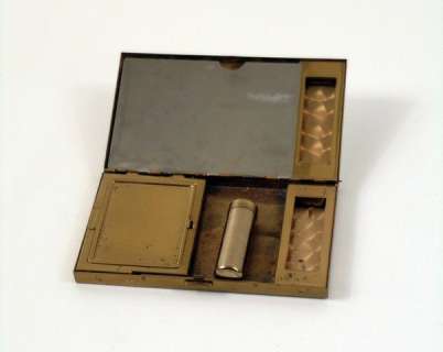 Lot 223 - Pleasantville Make-Up Kit Prop