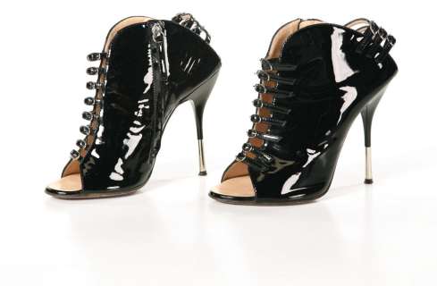 The Hunger Games - Lot 10 - Effie Reaping Shoes from The Hunger Games